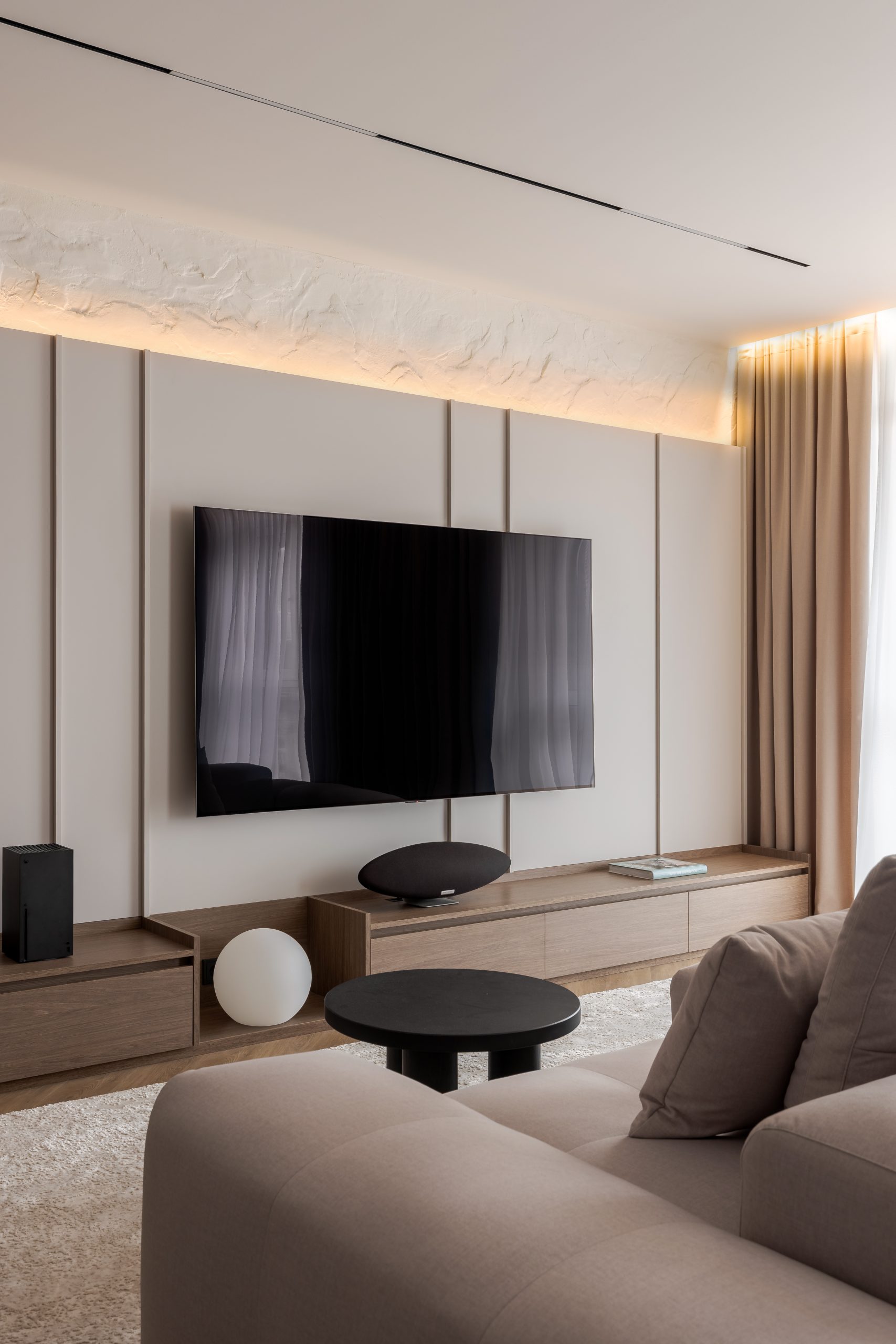 SOFT BEIGE APARTMENT